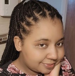 Meet your Posher, Michaelle